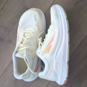 Paradigm 6 Road Running Shoe Size 9